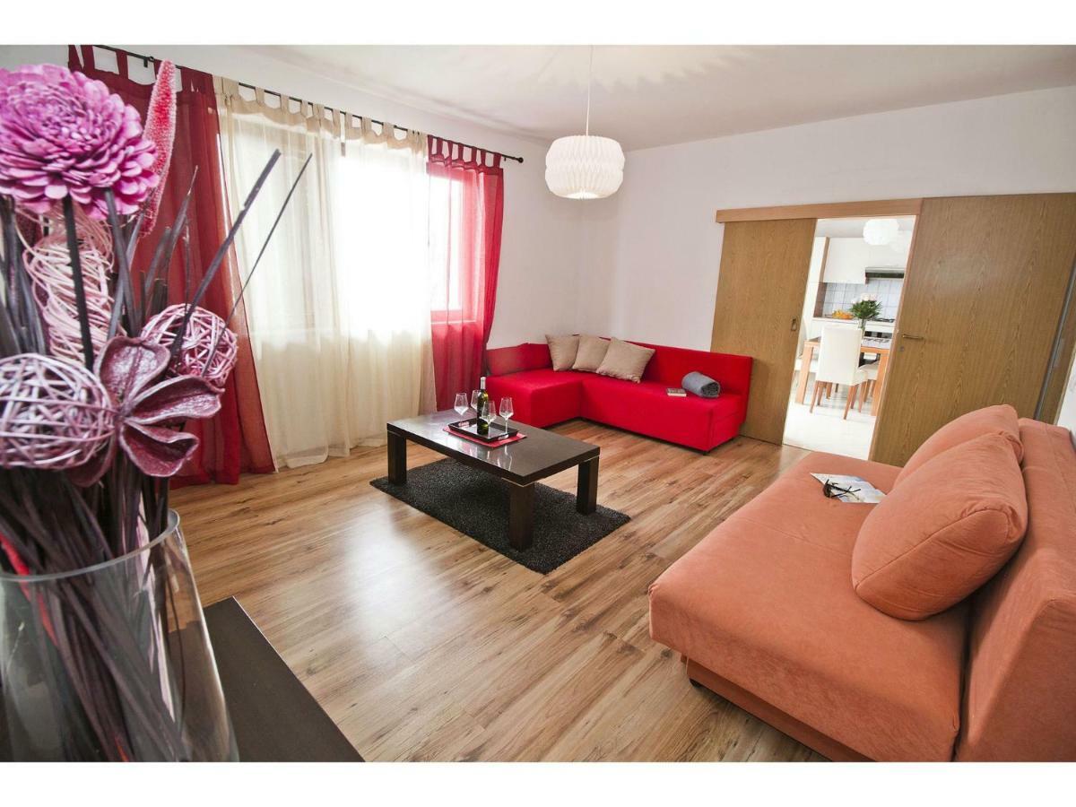 Apartment Josip โปดสตรานา ภายนอก รูปภาพ