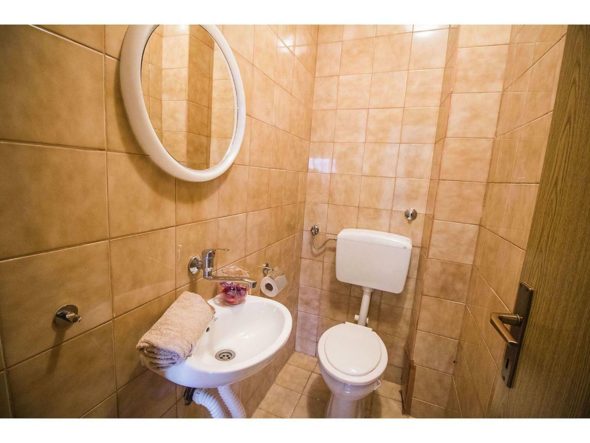Apartment Josip โปดสตรานา ภายนอก รูปภาพ